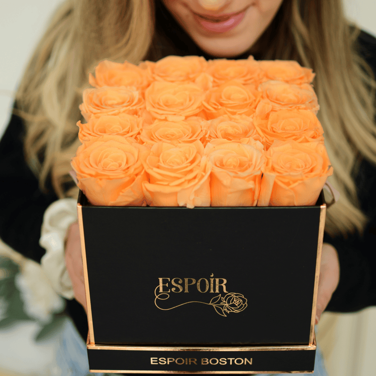 Royale box - 16 Forever Roses